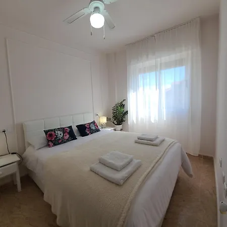 Lagoon Penthouse アパート トレビエハ